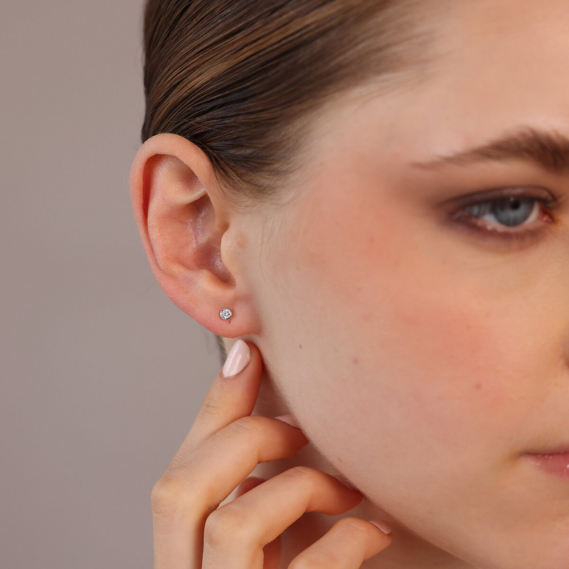 375 Gold Light Point Earrings with 0.1ct Lab Grown Diamonds