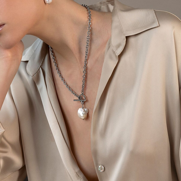 Halskette mit weißem Süßwasser-Scaramazza-Perlen-Anhänger 