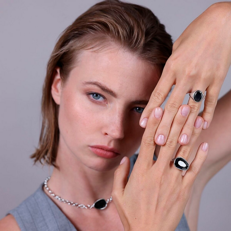 Chevalier Ring in Silver with Oval Shape Black Spinel